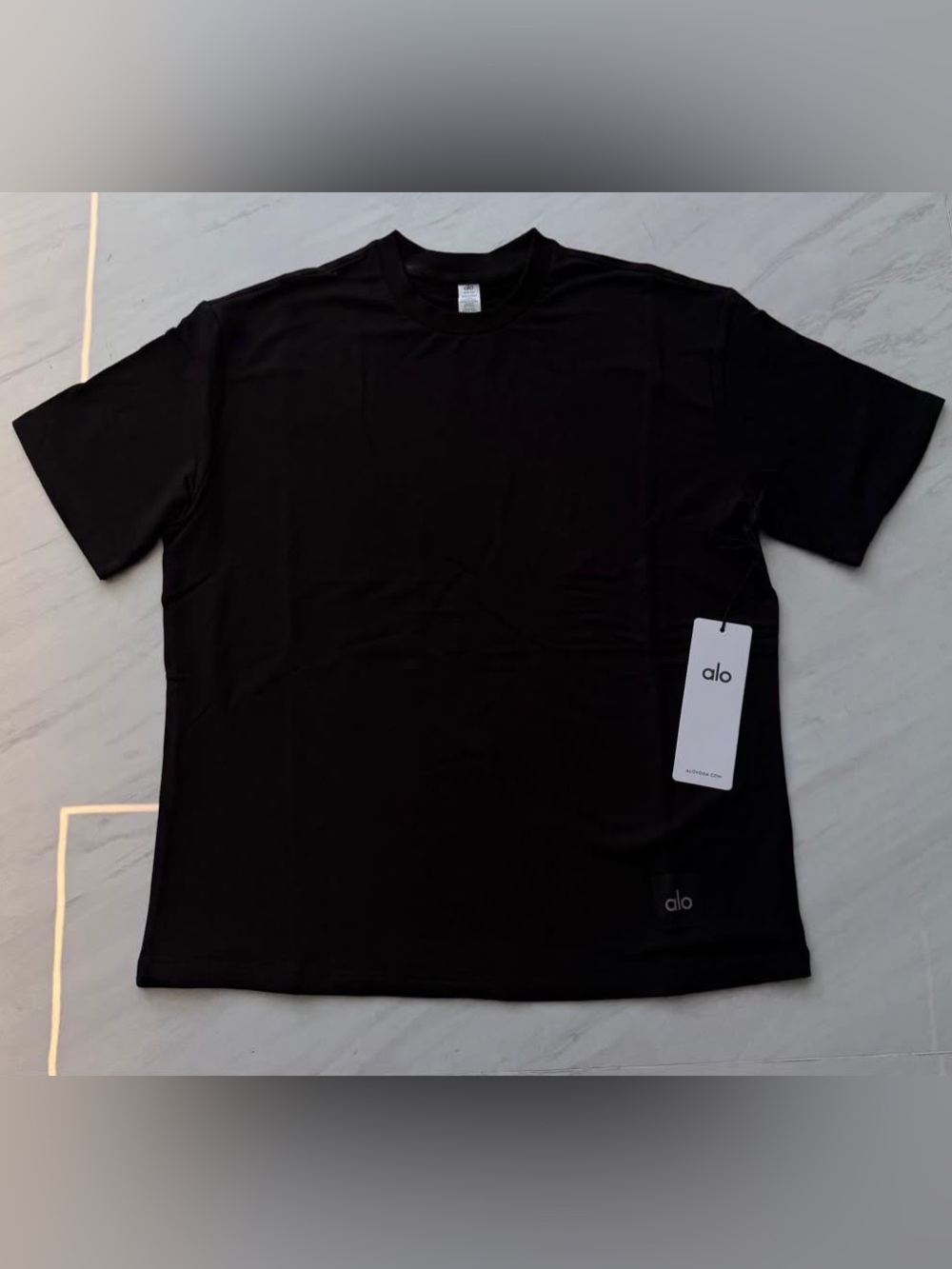 ALO Yoga Men’s Black Short Sleeve Crew Tee
